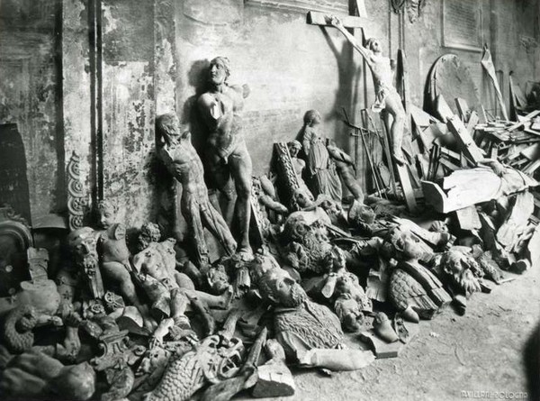 Statue danneggiate bomba 1944