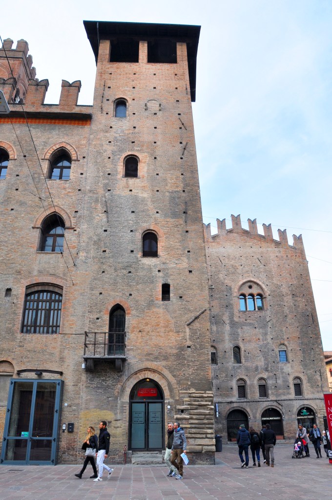 Torre Lambertini, Pal. Re Enzo ^