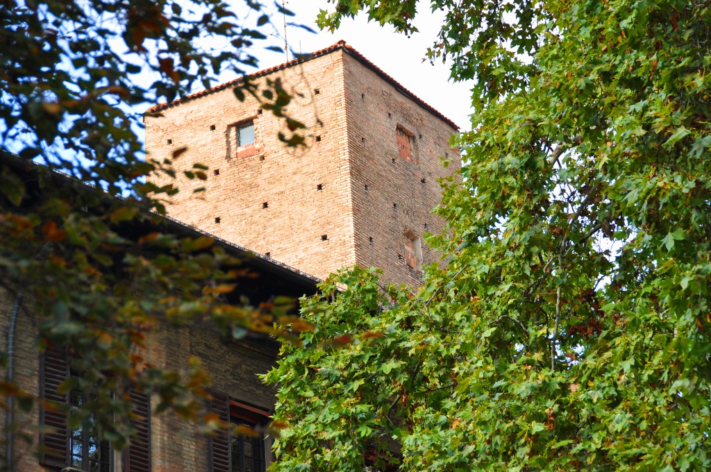 Torre Toschi, via de' Toschi 11