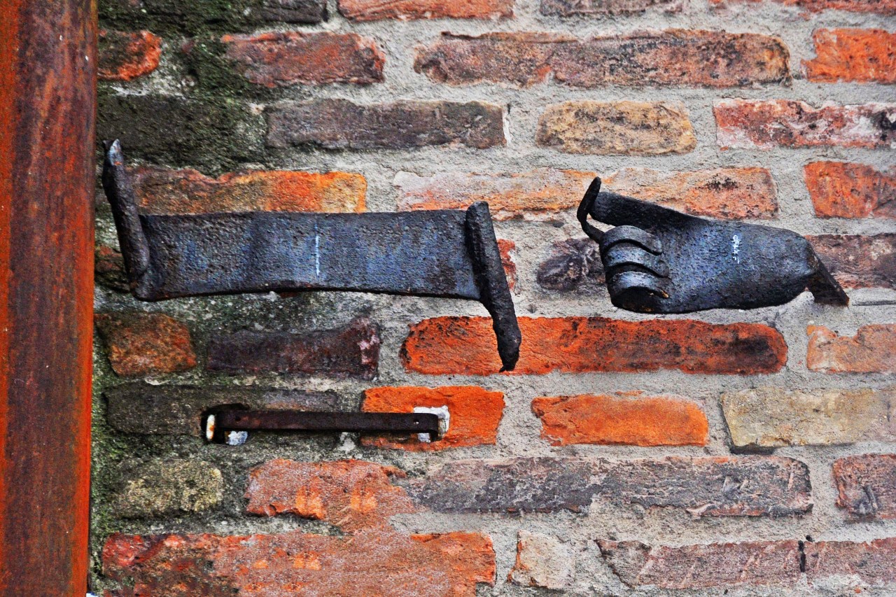 La mano di Casa&nbsp;Figallo